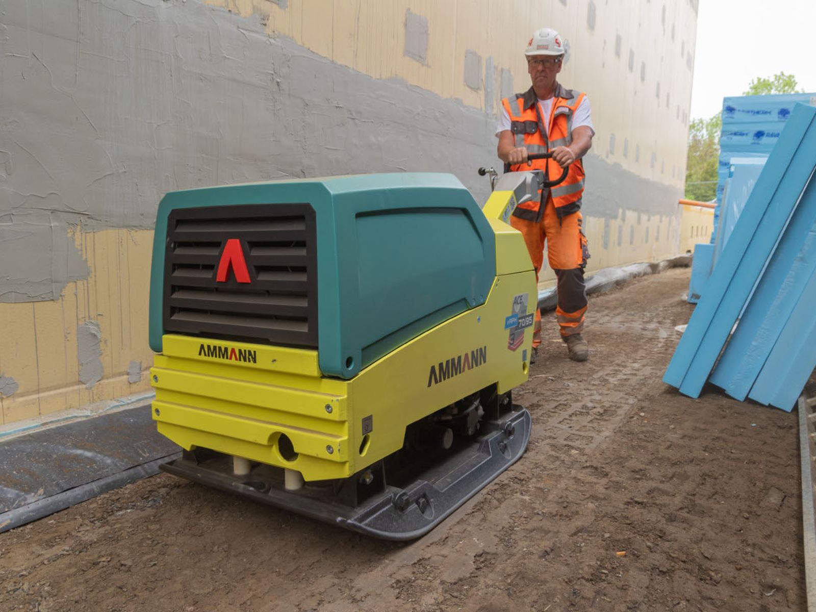 Ammann представила первую электрическую виброплиту eAPH 70/95 — нулевые выбросы, максимум надёжности