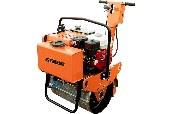 Каток ручной бензиновый GROST VR300 (286 кг)